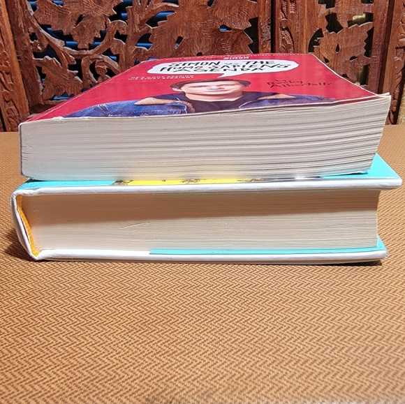 2 Becky Albertalli Books Simon vs. The Homosapiens Agenda and Leah on the Beat - Picture 6 of 14